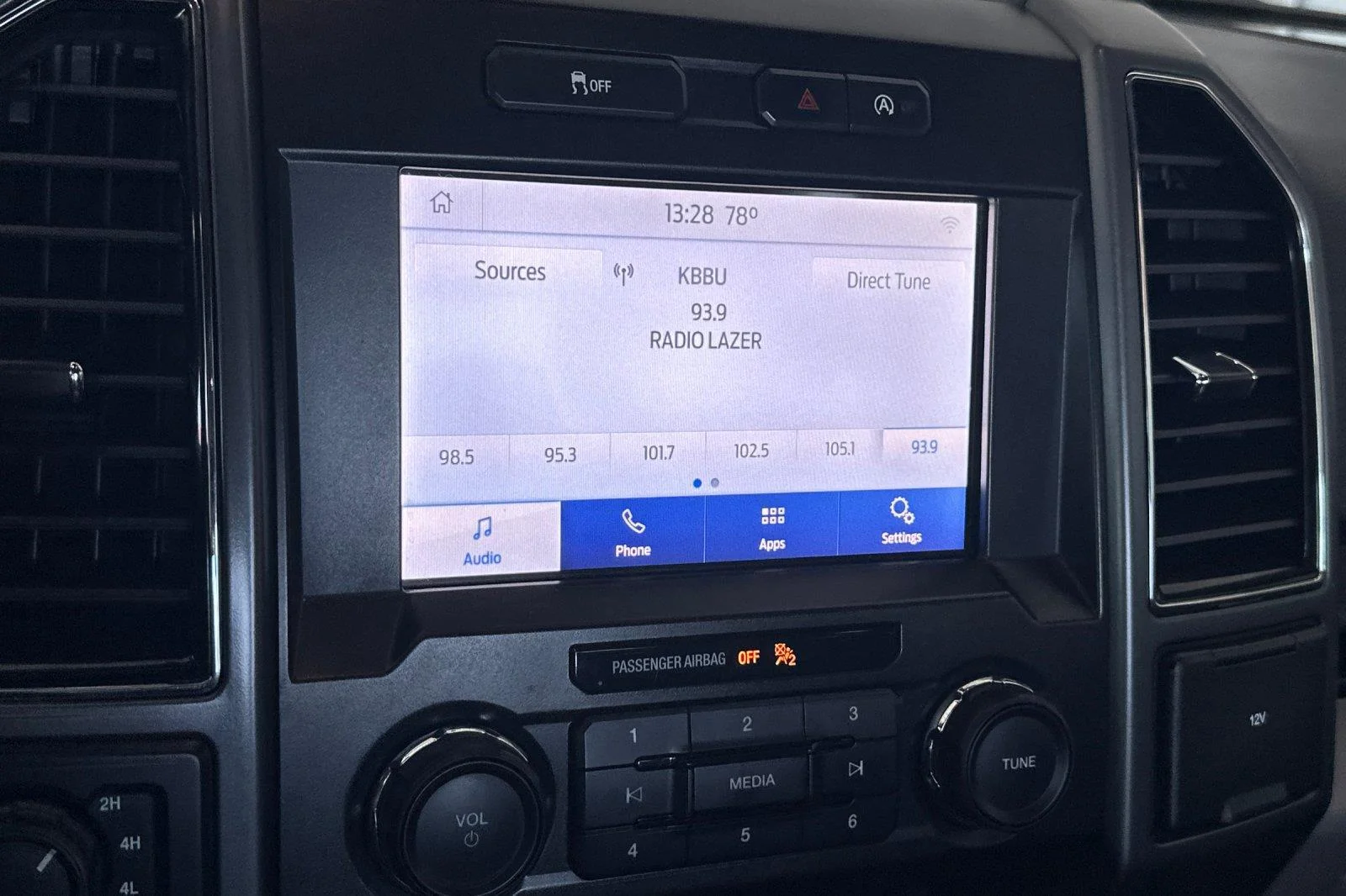 Used 2020 Oxford White Ford XLT image 17