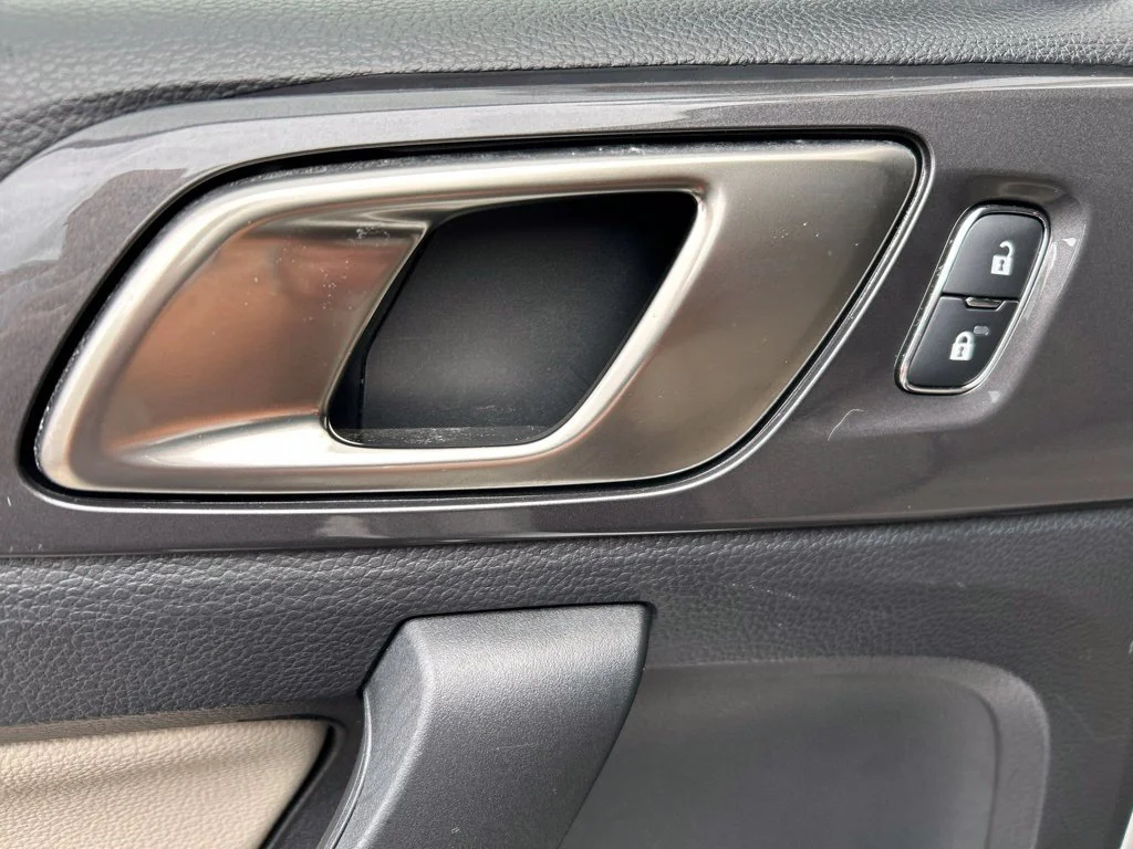 Used 2019 White Ford Lariat image 26