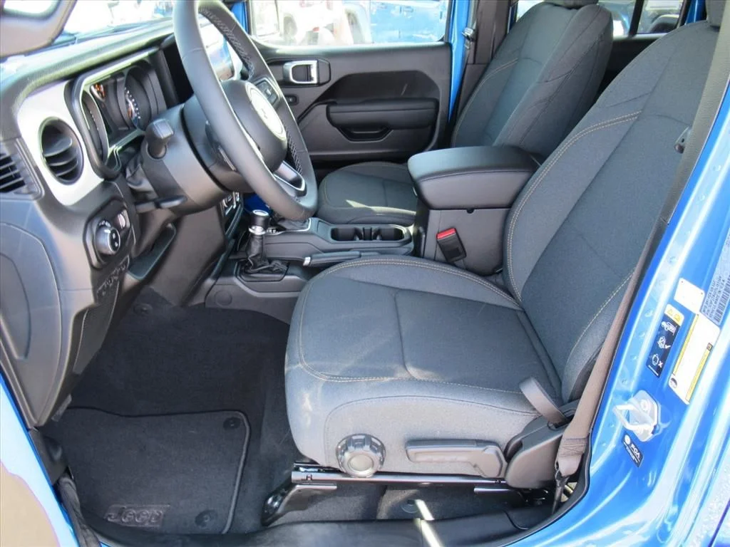 New 2026 Hydro Blue Pearl-Coat Exterior Paint Jeep Sport S image 17