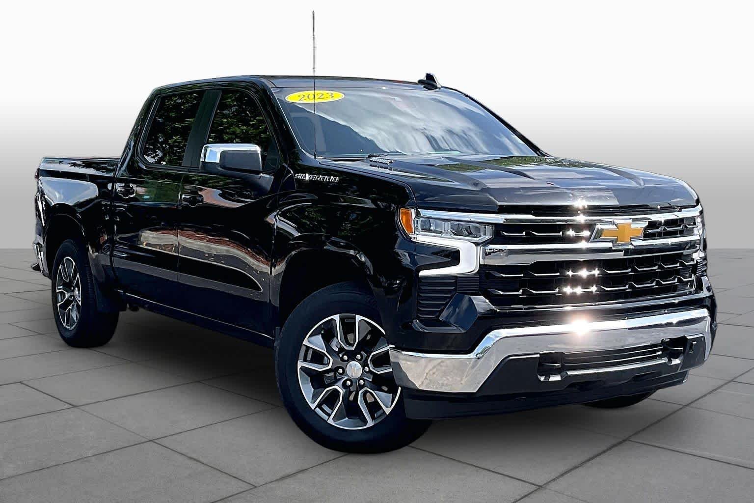Used 2023 Black Chevrolet LT image 3