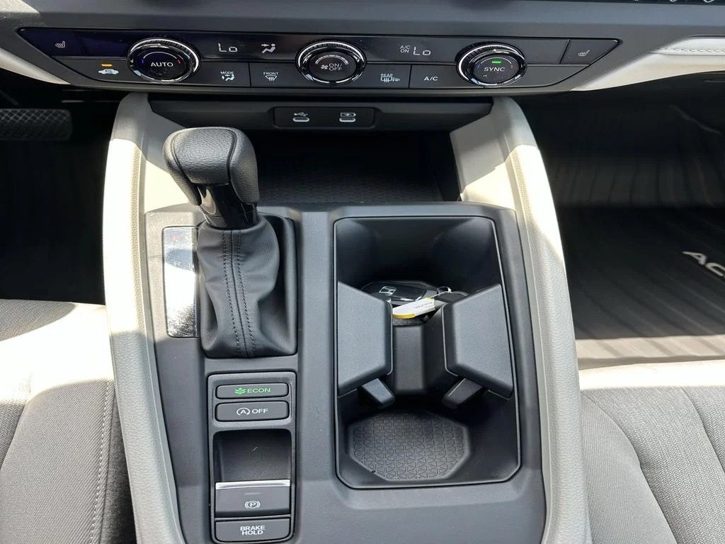 2025 Honda Accord SE - Photo 17