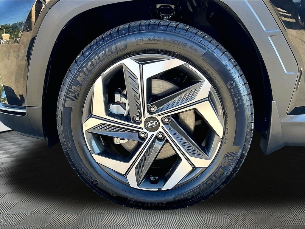 Used 2024 Black Pearl Hyundai SEL image 7