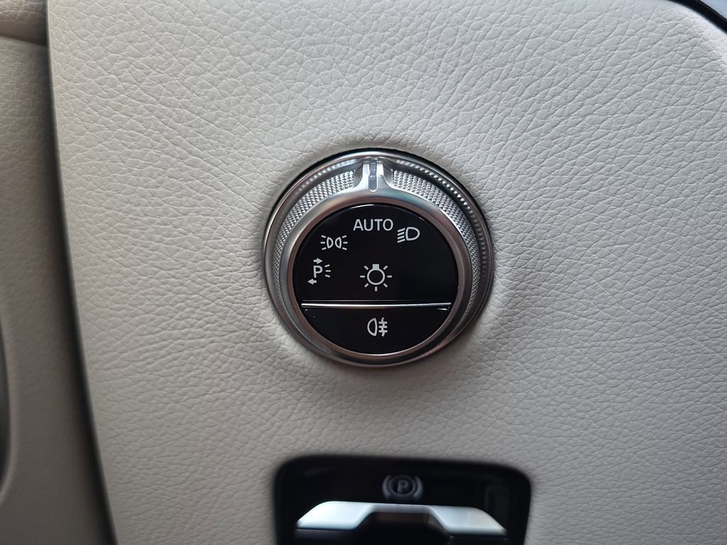 Certified Used 2026 Gray Mercedes-Benz GLC 300 image 28