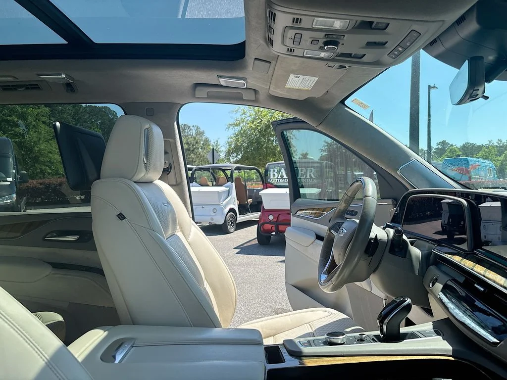 Used 2022 Black Cadillac Sport Platinum image 27