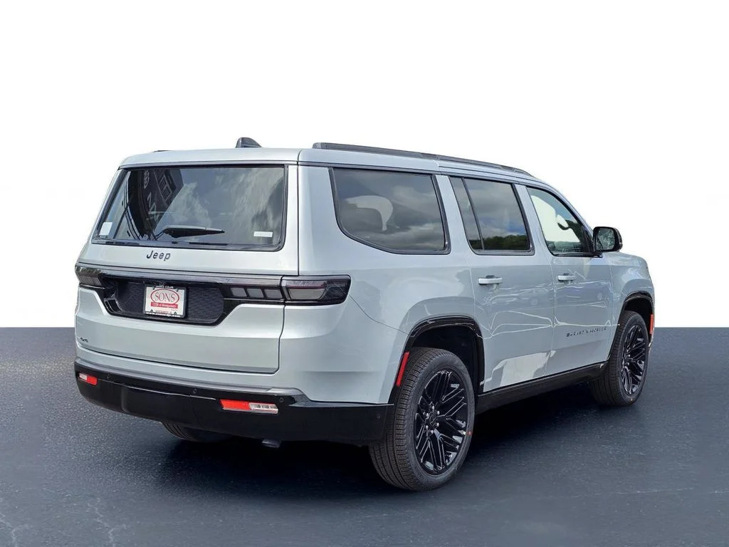 New 2026 Silver Zynith Jeep Limited Reserve image 8