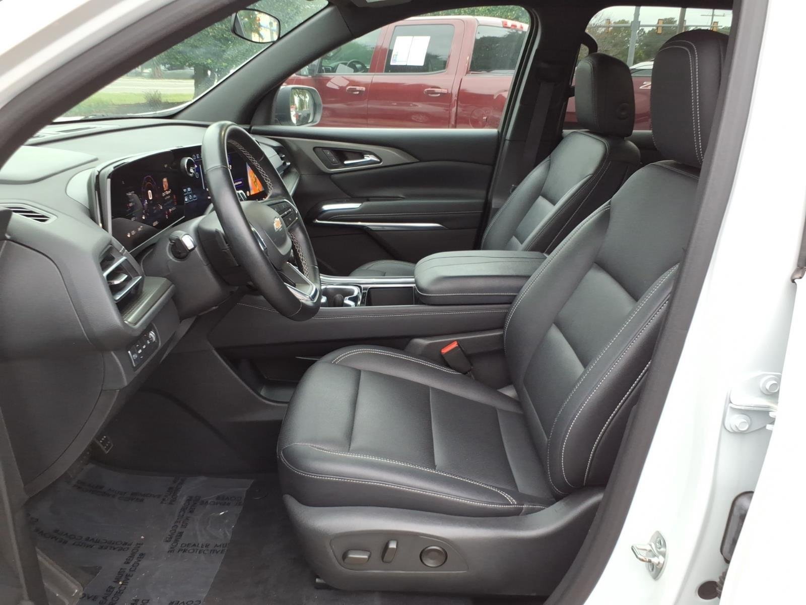 Used 2025 Summit White Chevrolet AWD LT image 10
