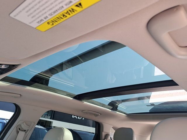 Used 2022 Gray Kia SX image 27
