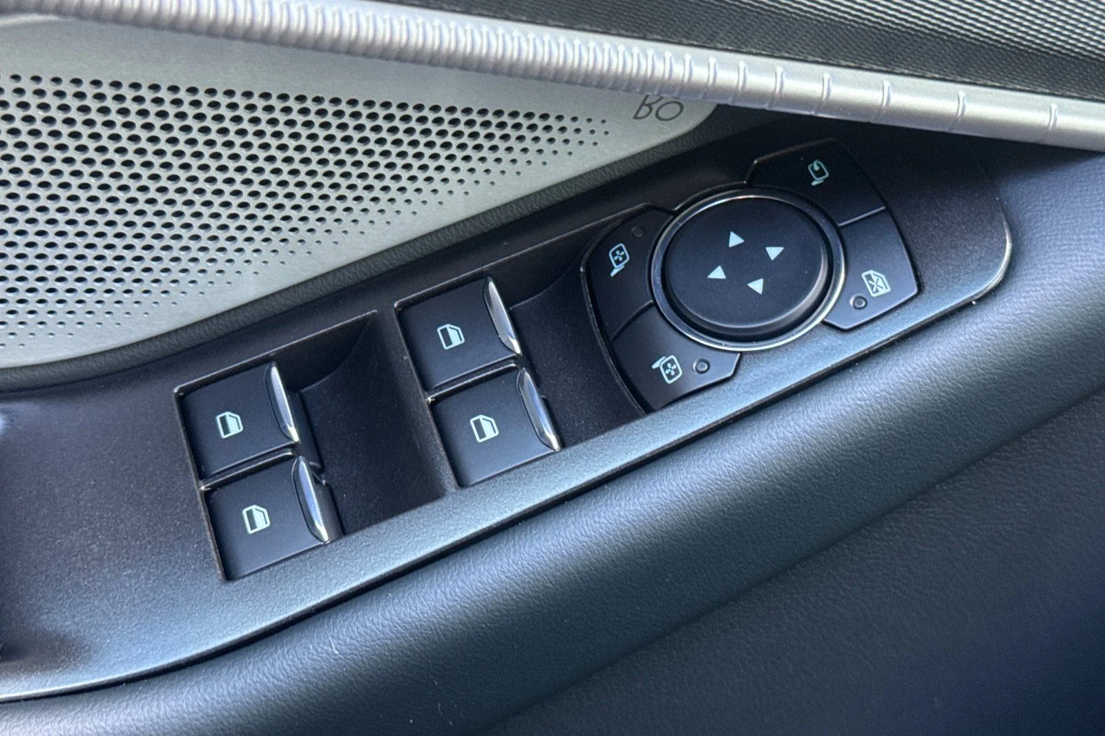 2026 Ford Explorer ST - Photo 13