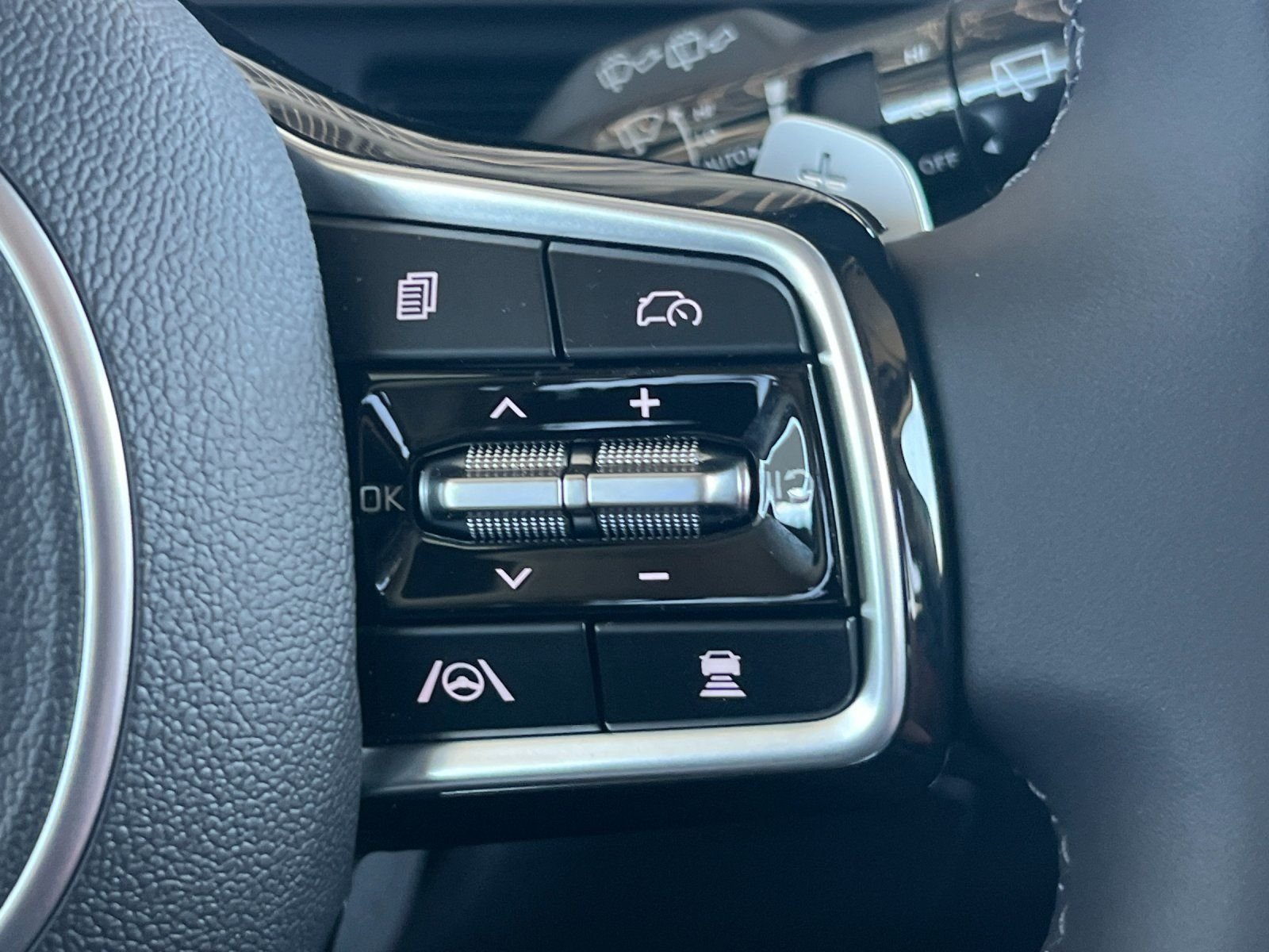 New 2026 Snow White Pearl Kia EX image 28