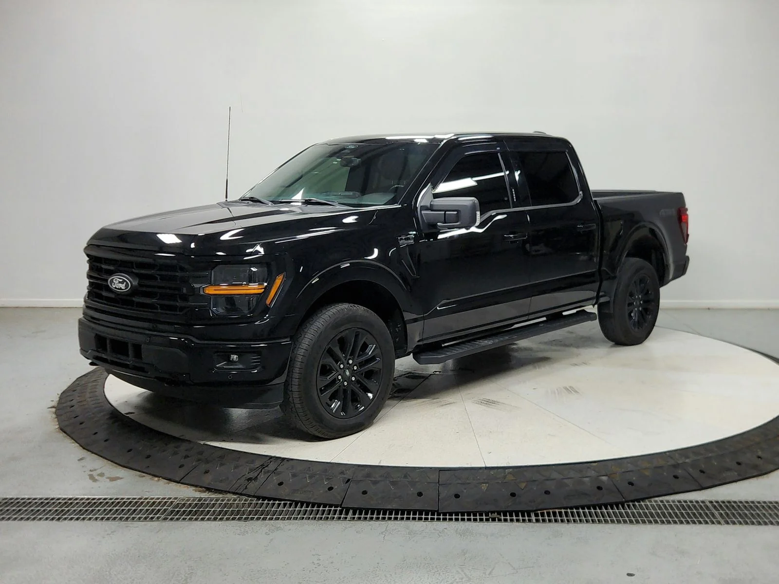 Used 2024 Black Ford XLT image 4