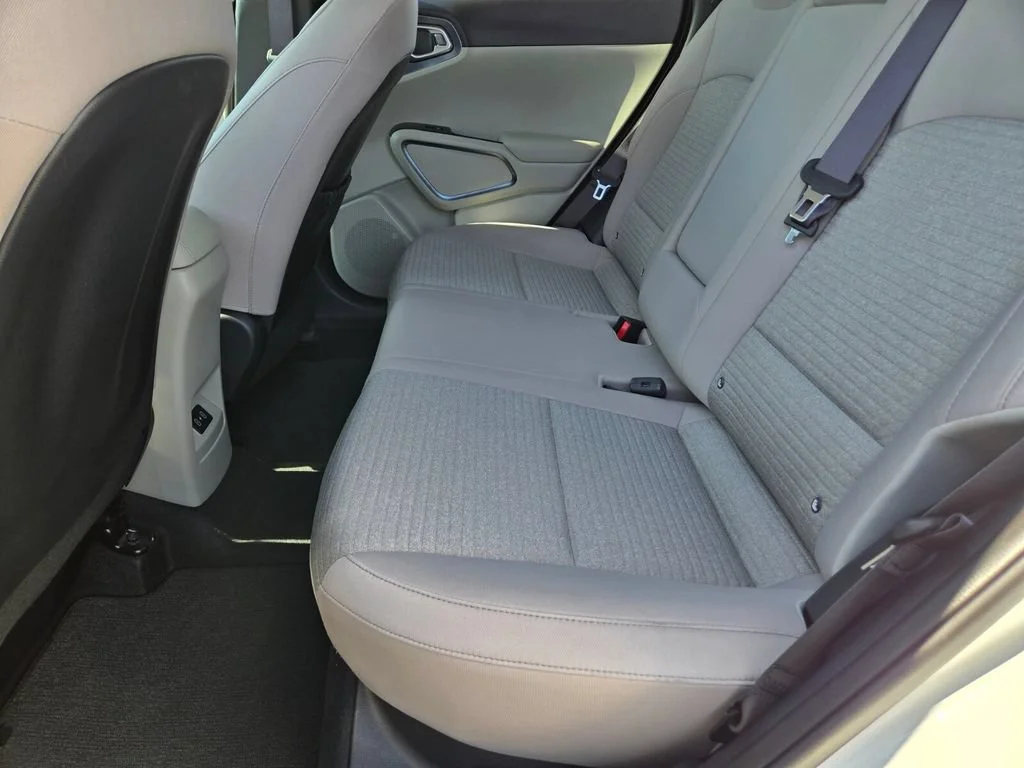 Used 2025 Snow White Pearl Kia EX image 12