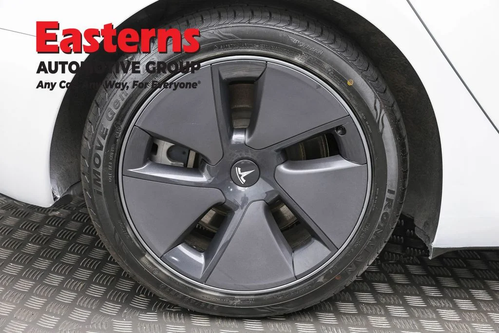 Used 2021 White Tesla Standard Range Plus image 23