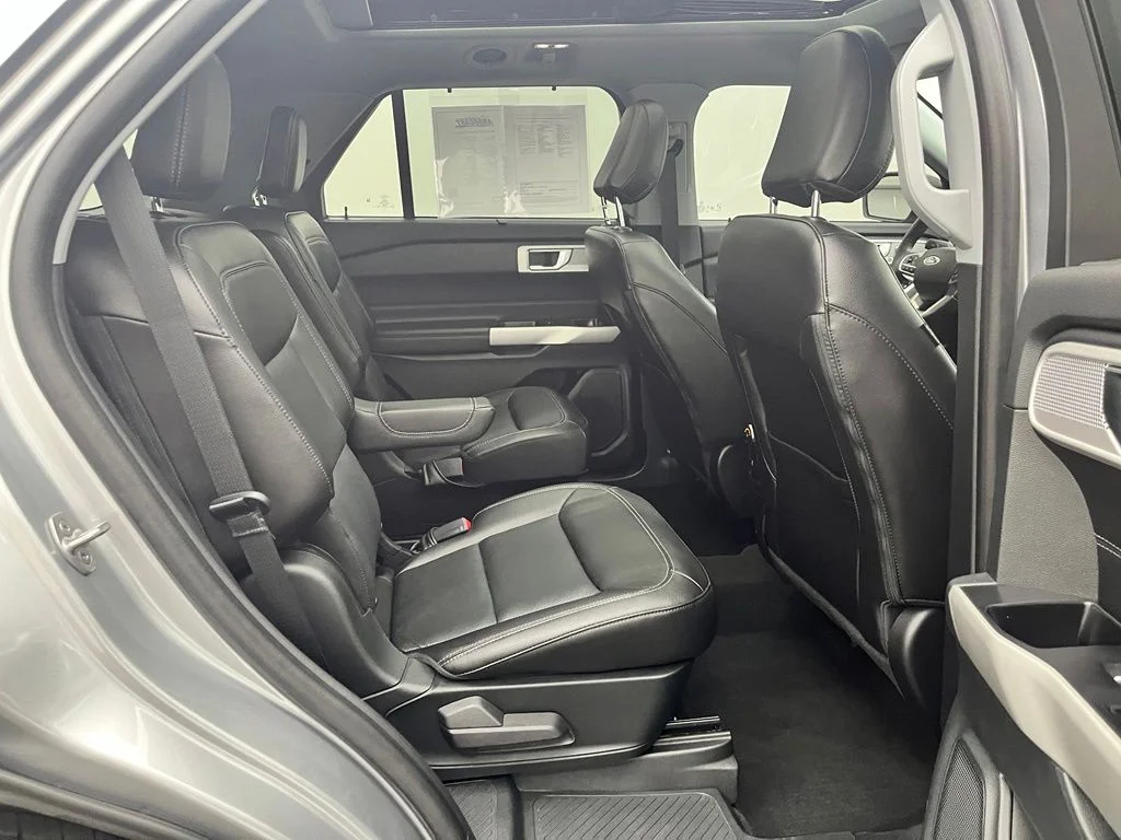 Used 2022 Silver Ford Limited image 37