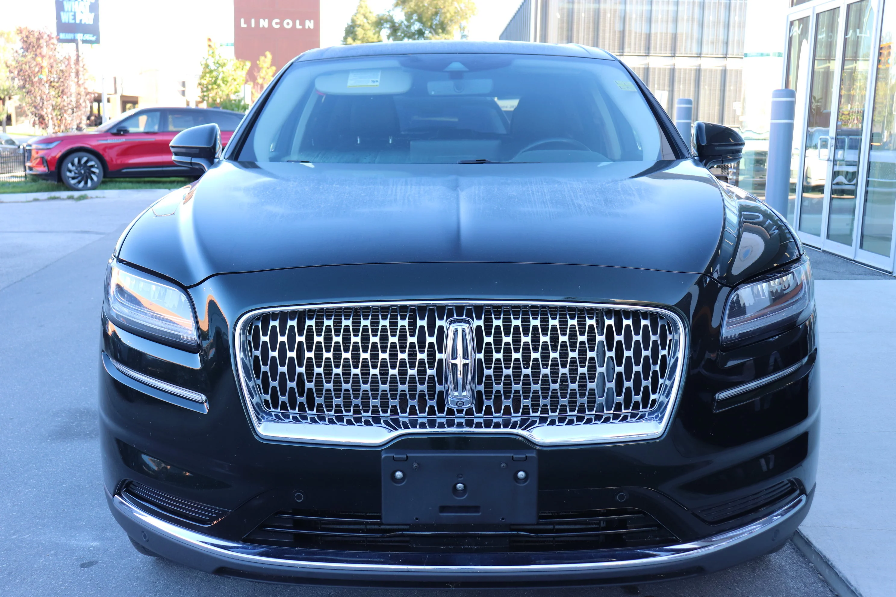 Used 2021 Green Lincoln Reserve image 2