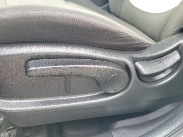 Used 2016 Silver Kia Base image 16