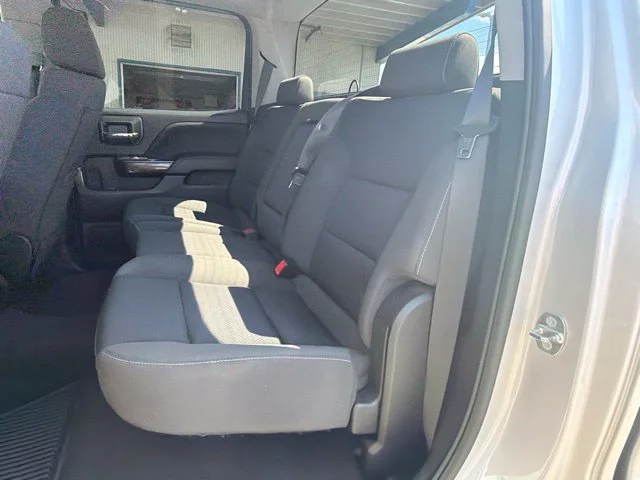 Used 2018 Quicksilver Metallic GMC SLE image 16