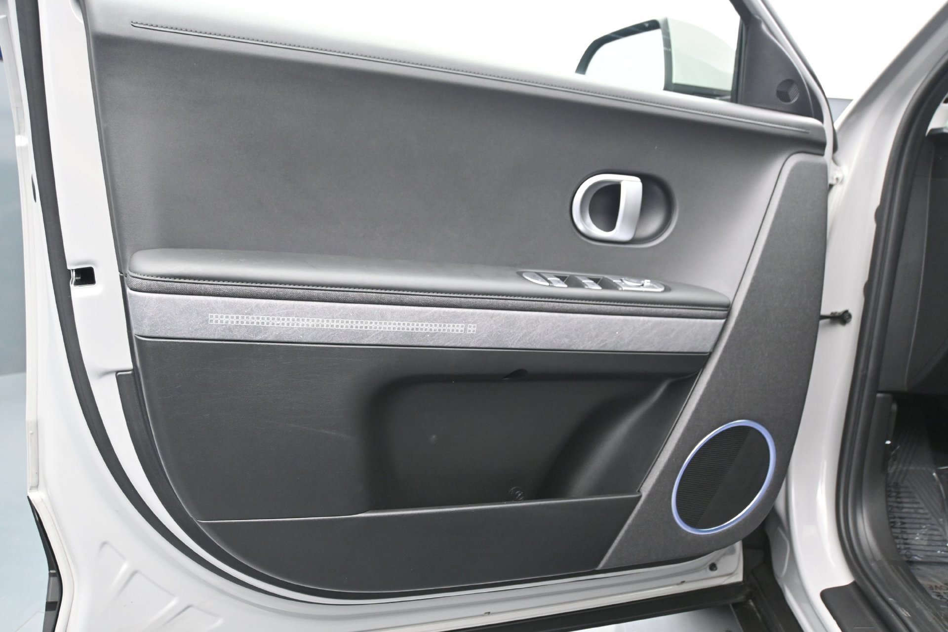 2023 Hyundai IONIQ 5 SEL - Photo 18