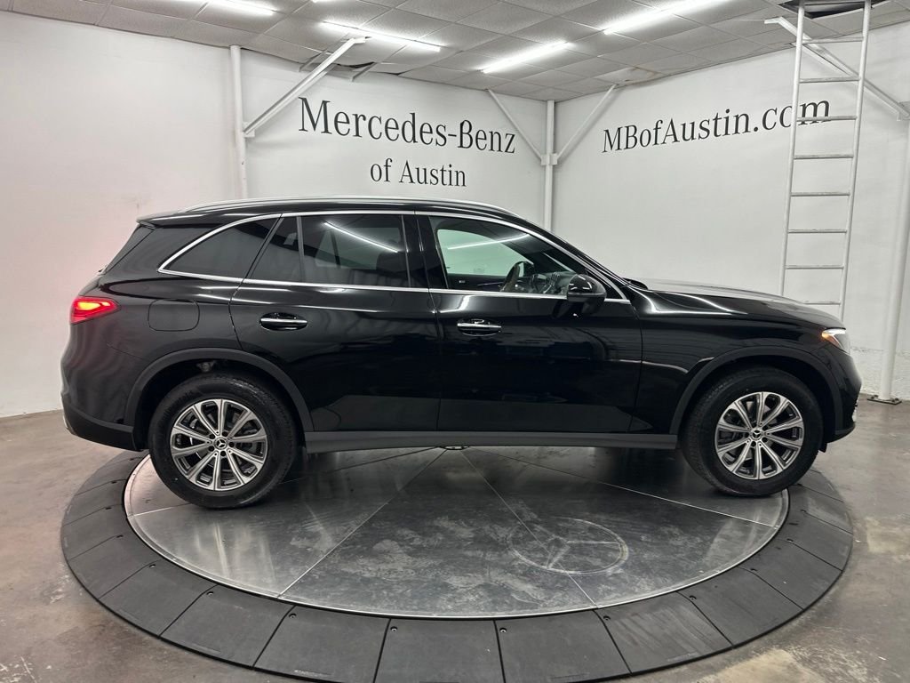New 2026 Black Mercedes-Benz GLC 300 image 8