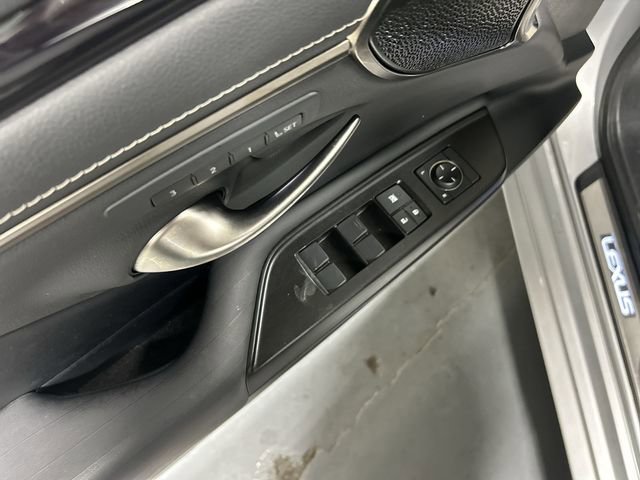 Used 2019 Silver Lexus ES 350 image 13