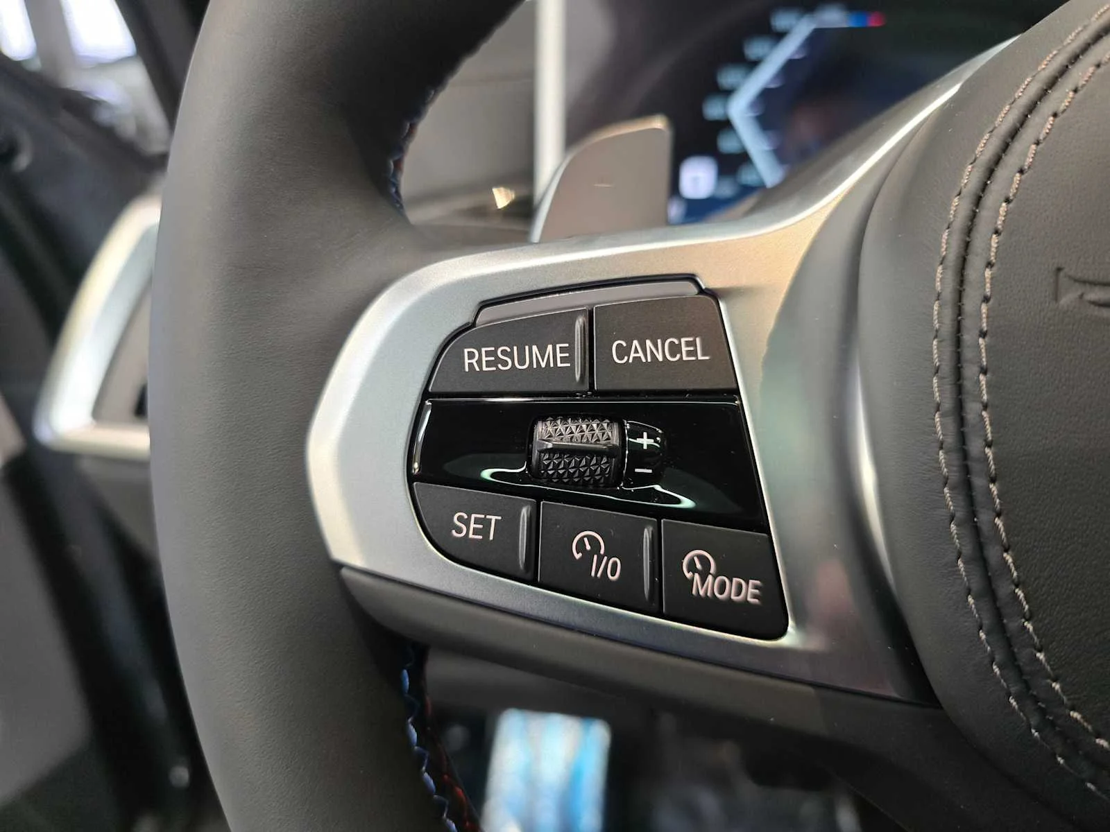 New 2026 Dravit Grey Metallic BMW M60i image 19