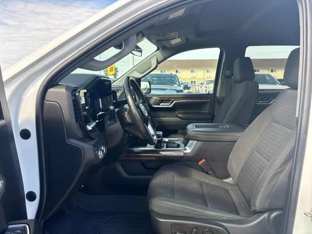Used 2022 SUMMIT WHITE GMC Elevation image 15