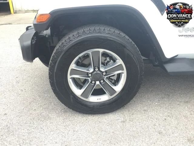 Used 2022 White Jeep Unlimited Sahara image 28
