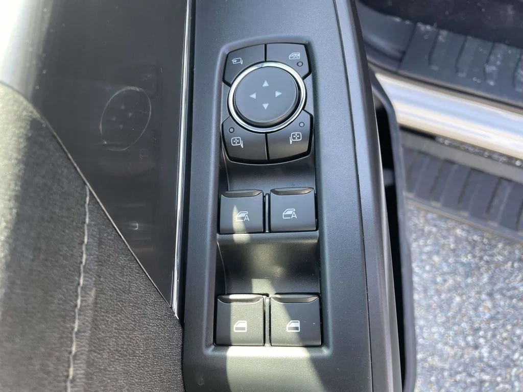 New 2026 Oxford White Ford Lariat® image 16