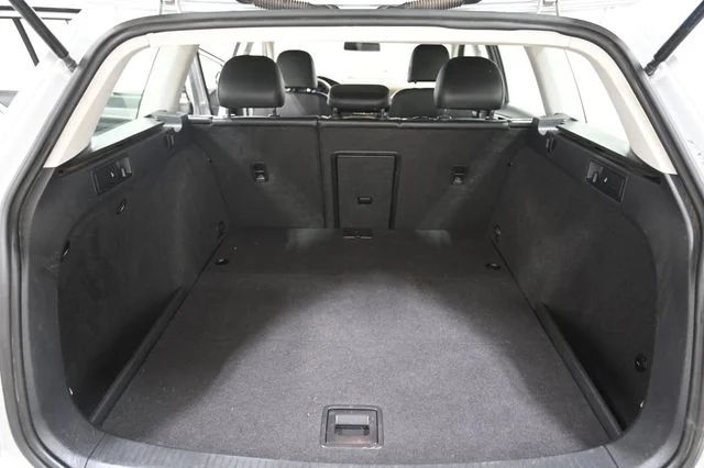 Used 2017 Silver Volkswagen TSI S image 18