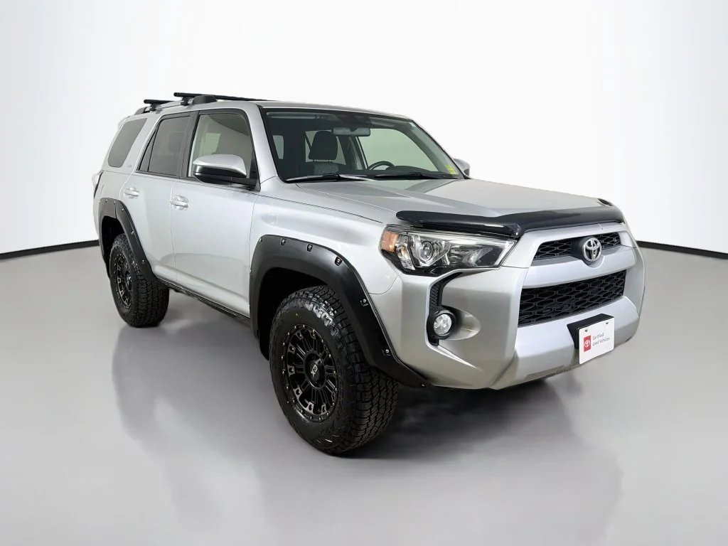 Certified Used 2019 Silver Toyota SR5 image 4