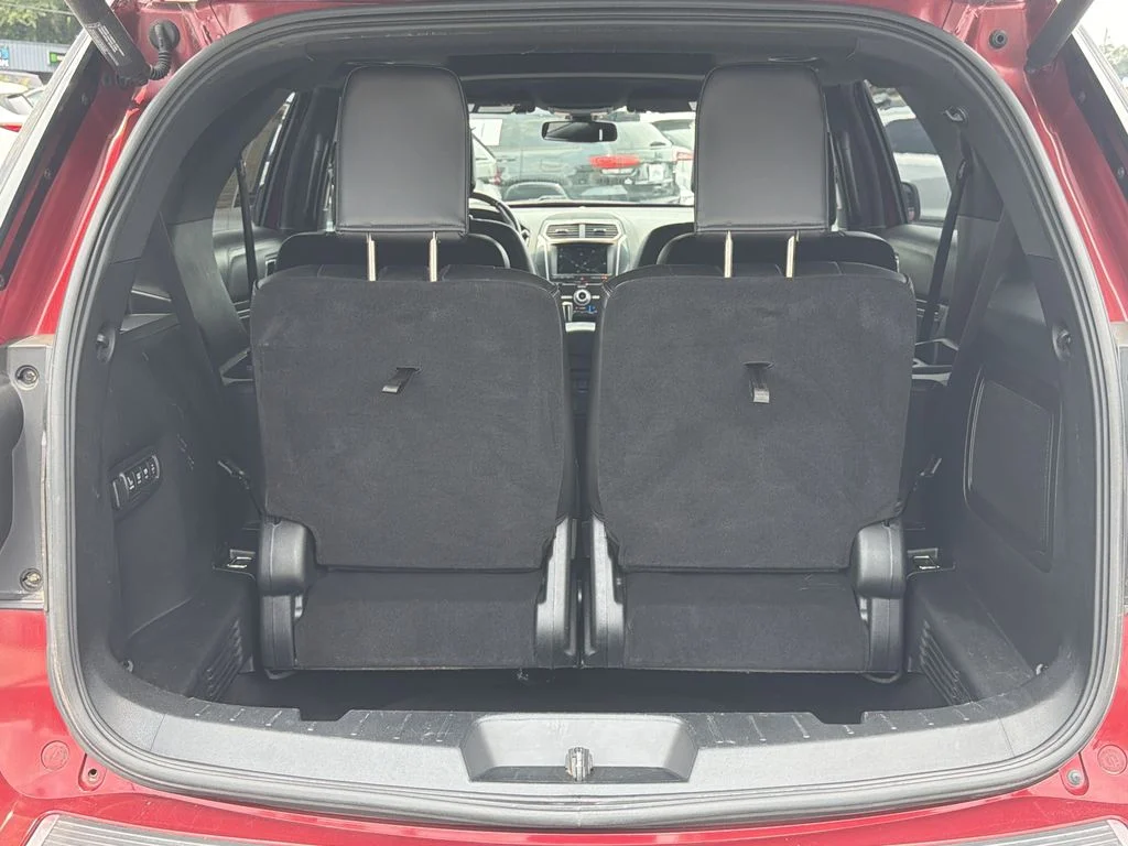 Used 2018 Red Ford Platinum image 18