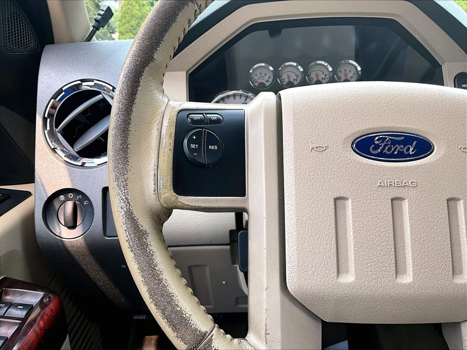 Used 2010 Black Ford Lariat image 17