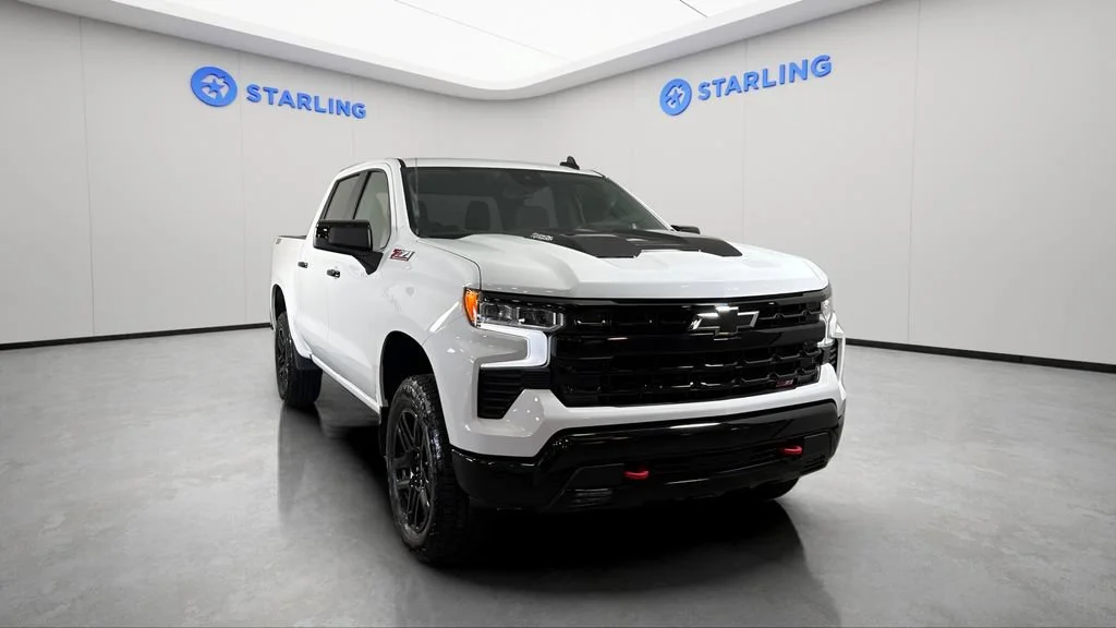 Used 2025 Summit White Chevrolet LT Trail Boss image 14