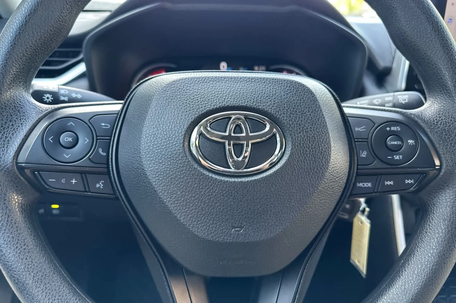 Certified Used 2025 Ice Toyota LE image 22