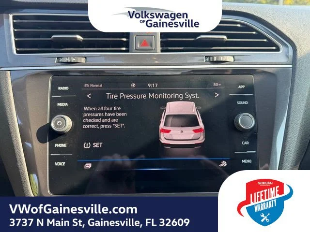 Certified Used 2024 Platinum Gray Metallic Volkswagen SE image 24