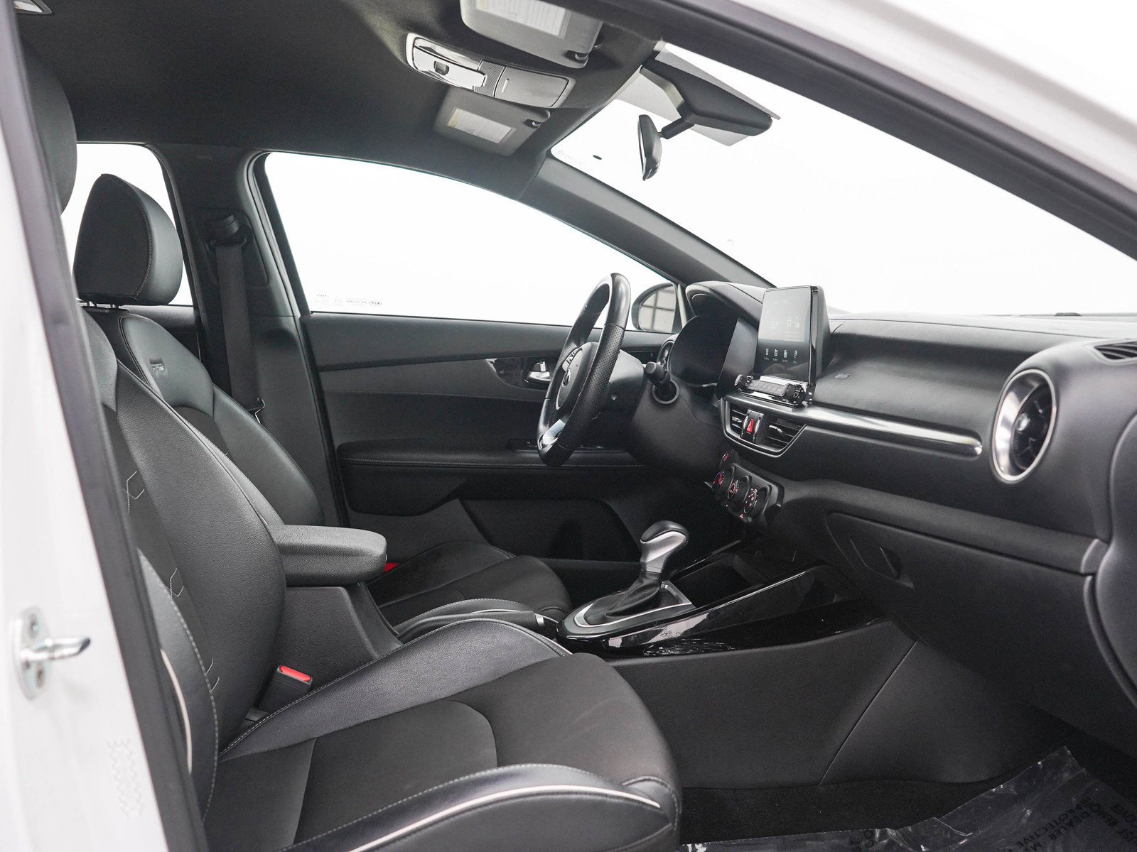Used 2021 Snow White Pearl Kia GT-Line image 12