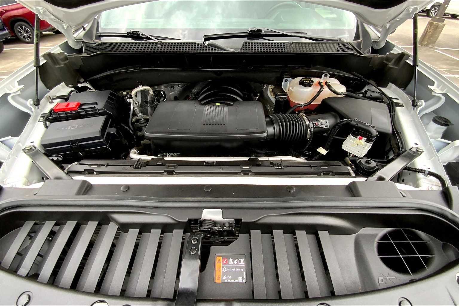 Used 2024 Summit White Chevrolet LTZ image 30