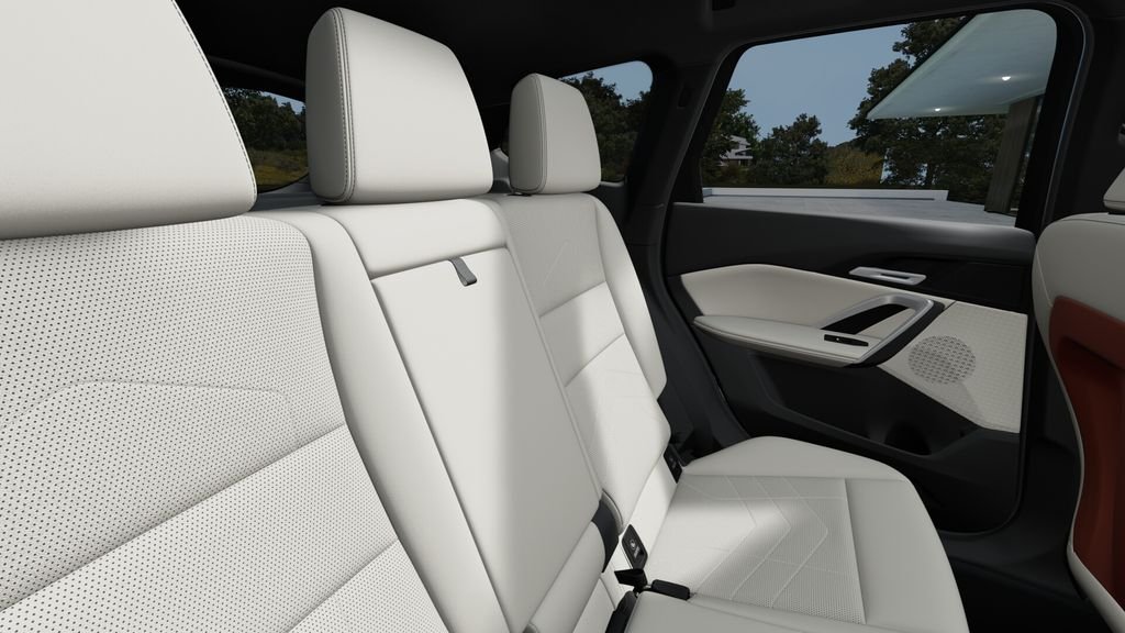 New 2026 Alpine White BMW xDrive28i image 34