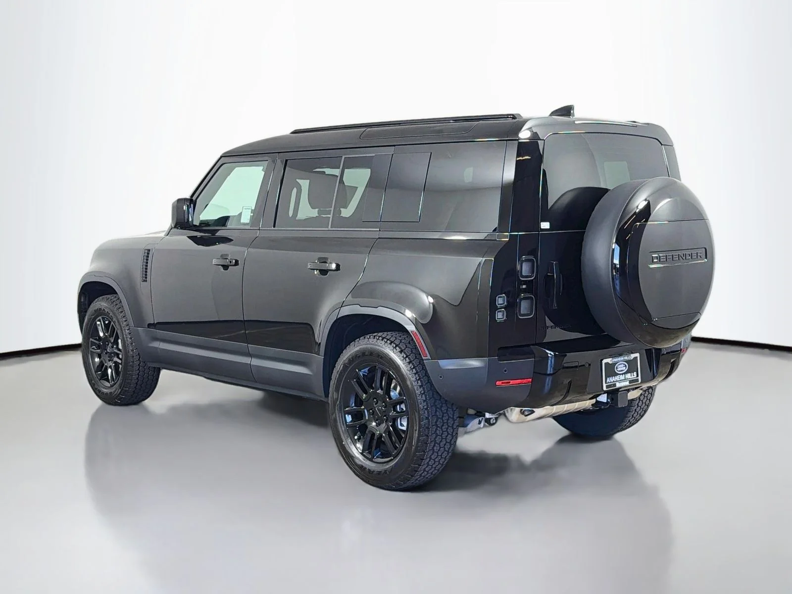 New 2026 Santorini Black Land Rover S image 3