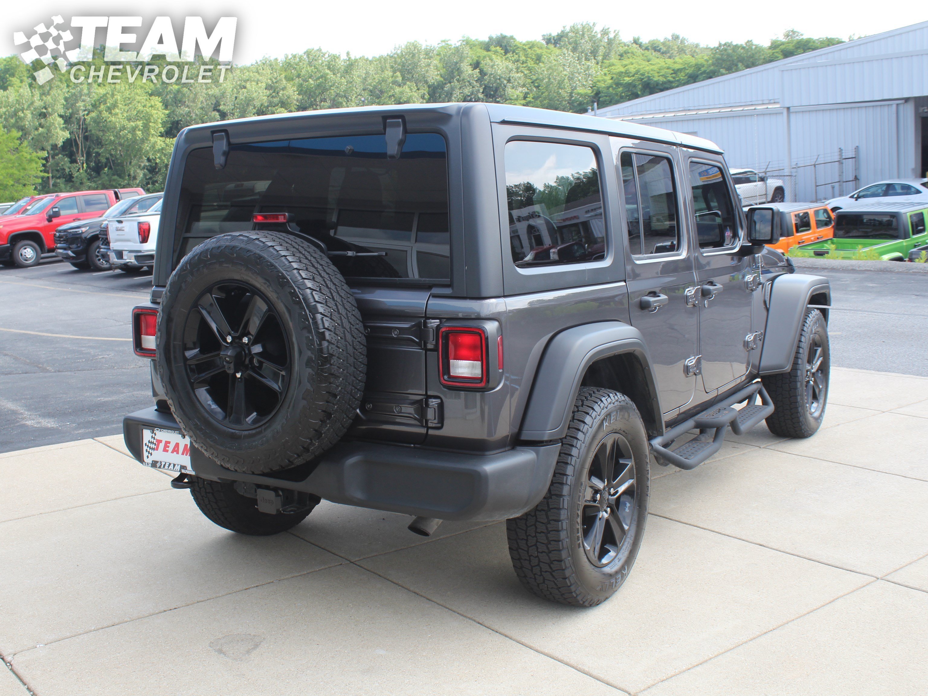 Used 2021 Gray Jeep Sport Altitude 4x4 image 4