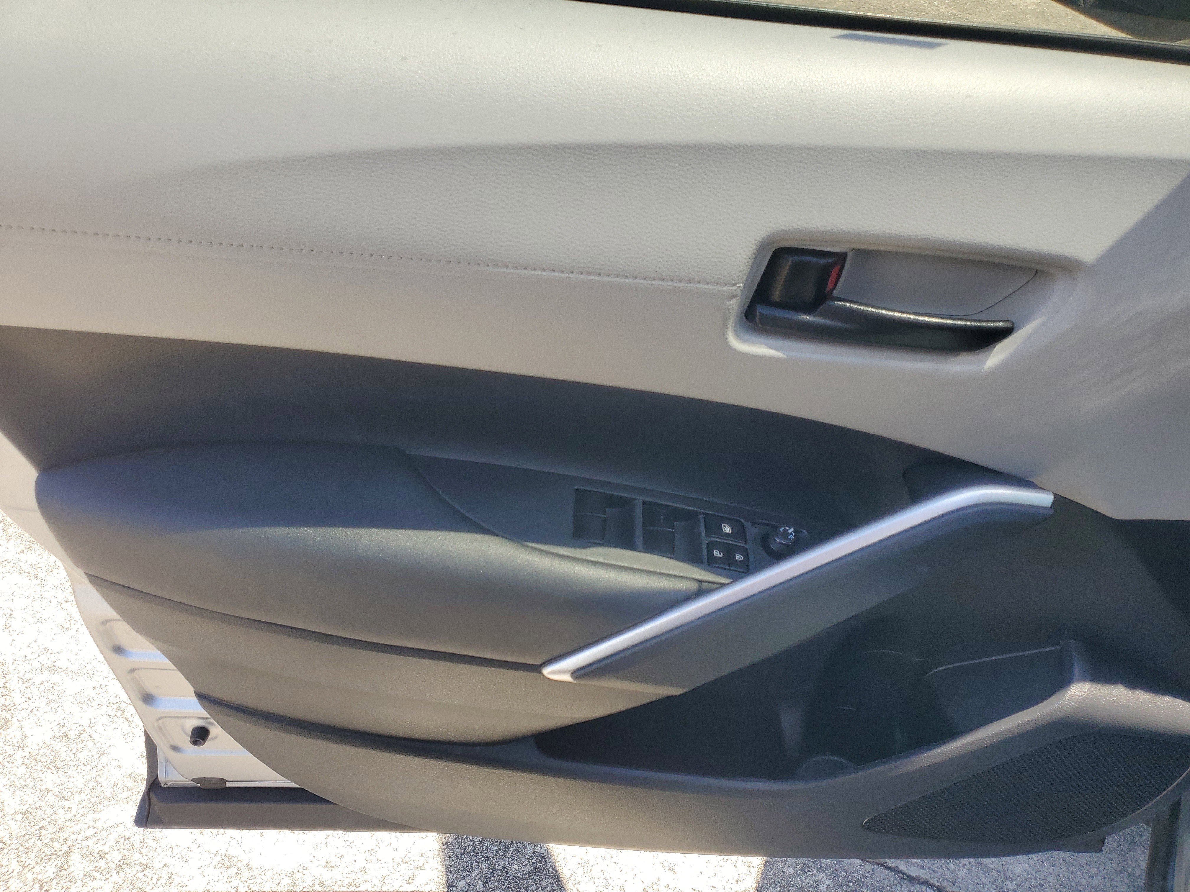 Used 2023 Silver Toyota L image 18