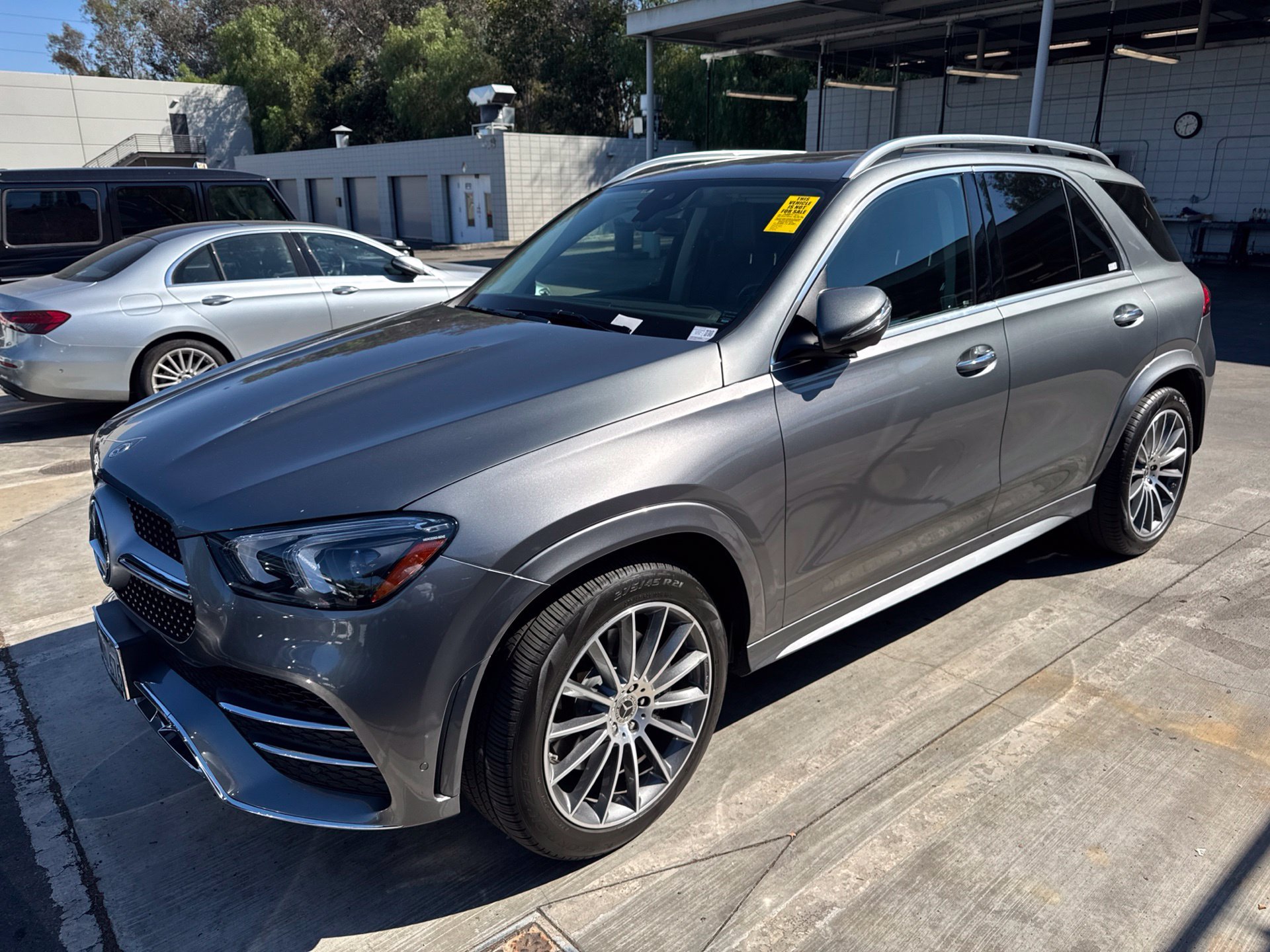 Used 2023 Gray Mercedes-Benz GLE 450 image 1