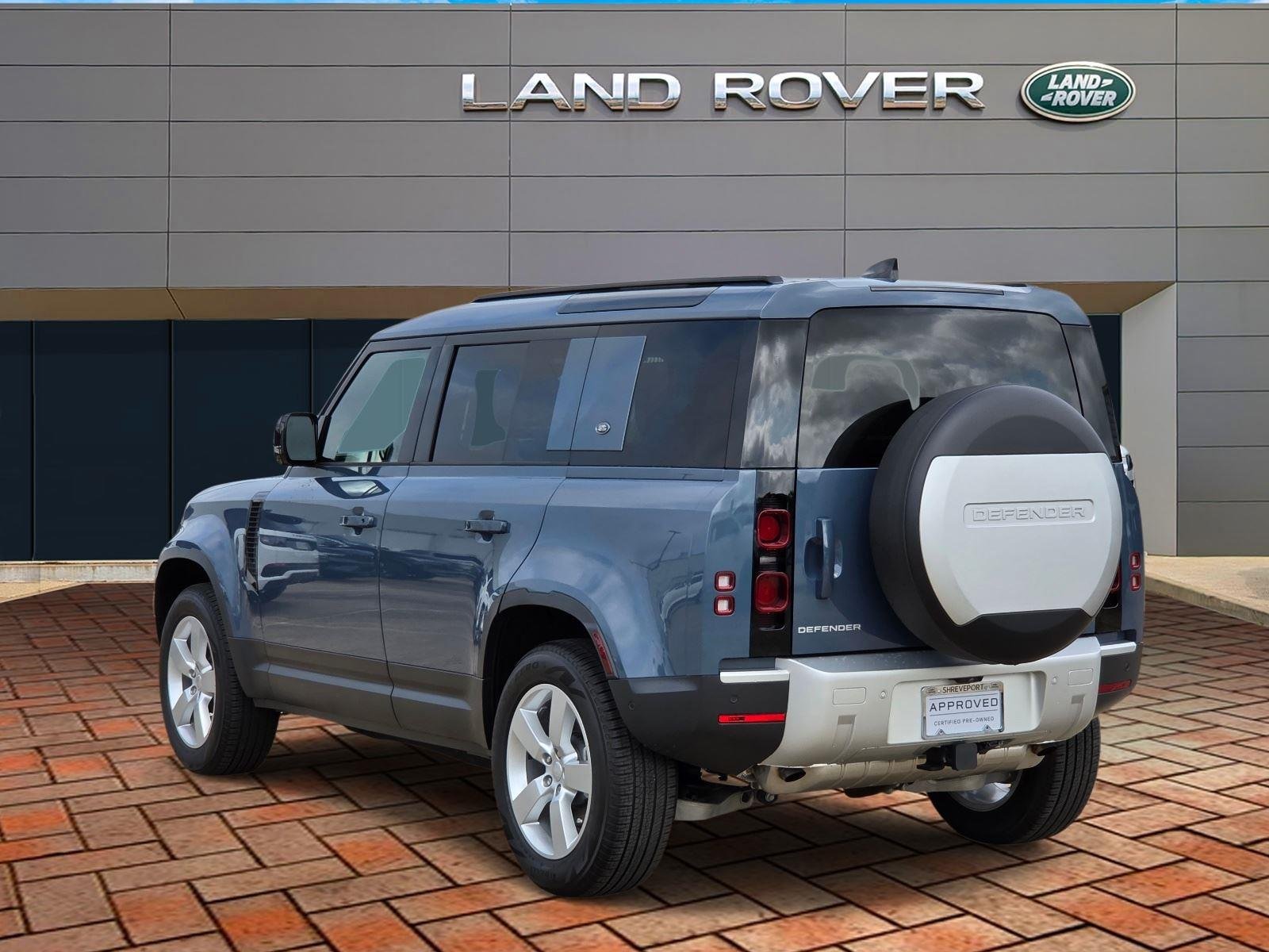 Used 2024 Tasman Blue Metallic Land Rover S image 6