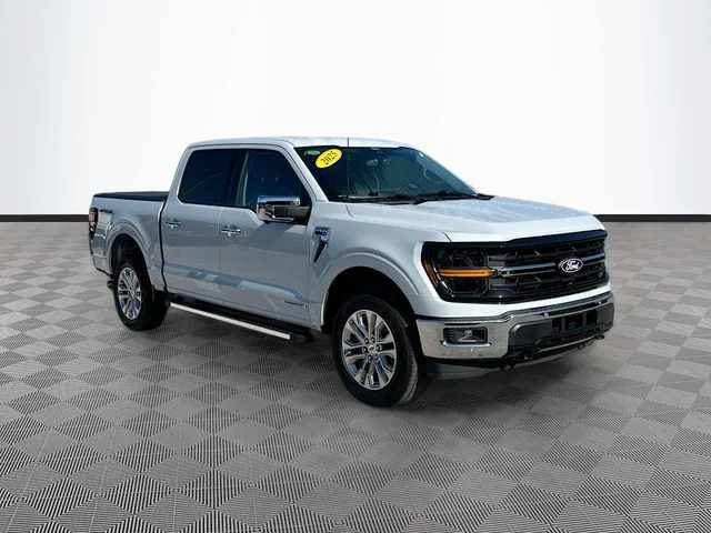 Used 2025 White Ford XLT image 3