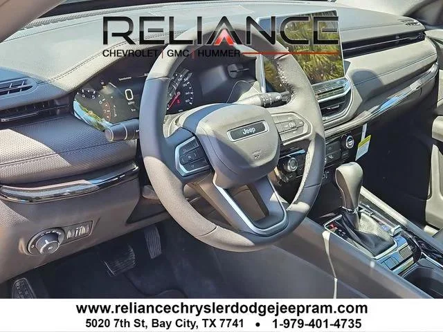 New 2026 Hydro Blue Pearl-Coat Exterior Paint Jeep Latitude image 17