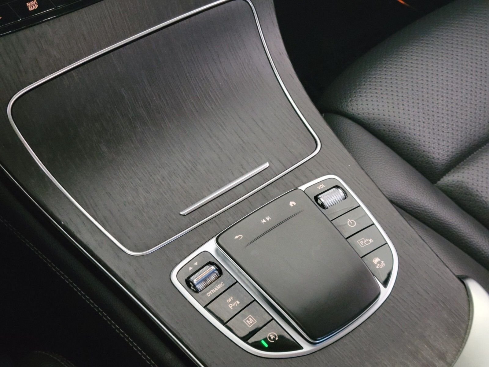 Used 2021 Gray Mercedes-Benz GLC 300 image 25
