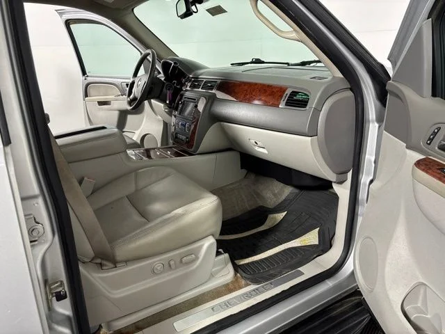 Used 2010 Silver Chevrolet LTZ image 28