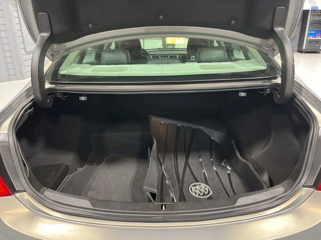Used 2019 Pepperdust Metallic Buick Essence image 33