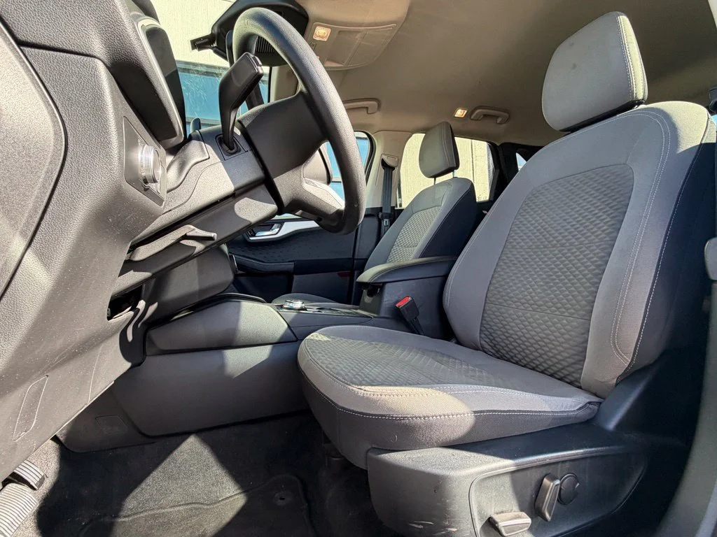 Used 2020 Silver Ford SE image 6