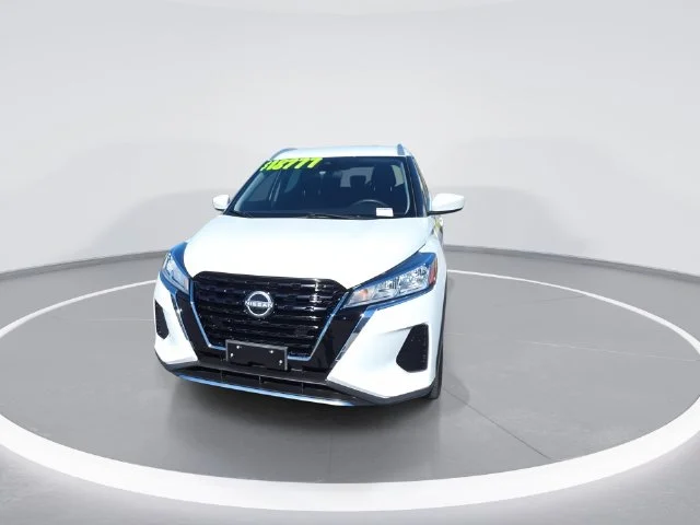 Used 2024 White Nissan SV image 3