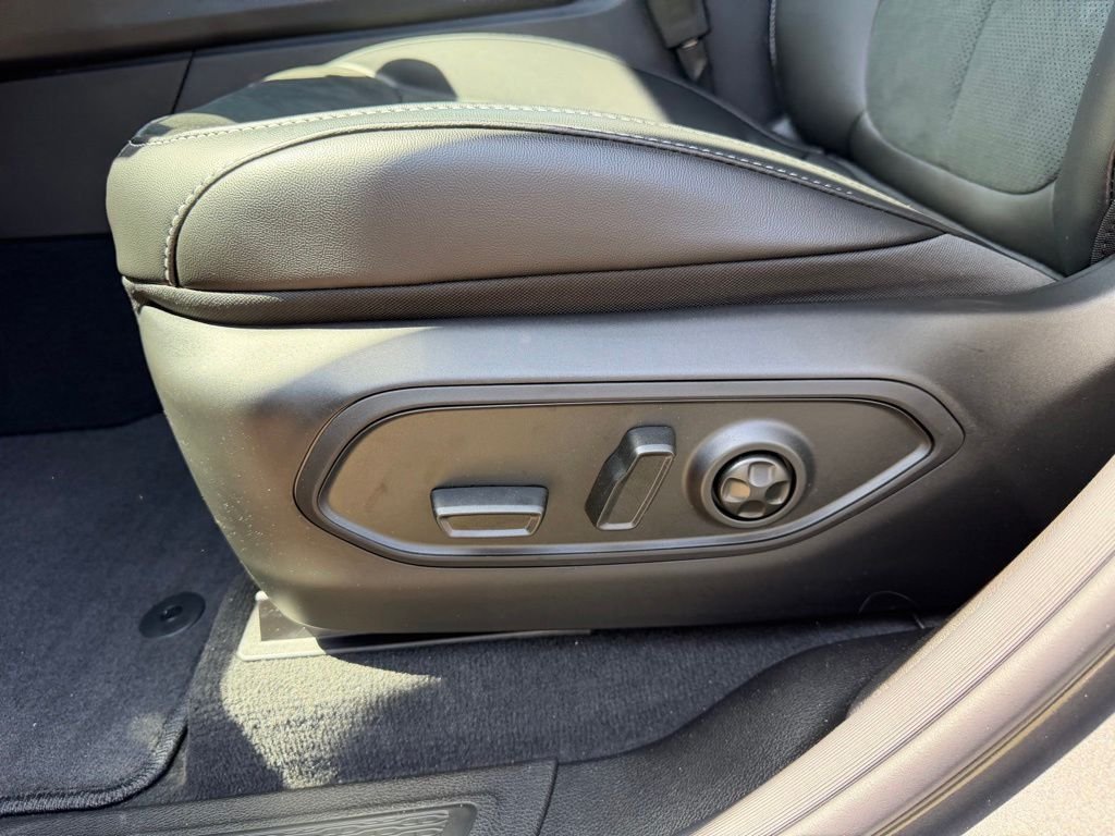 New 2026 Baltic Gray Metallic Clearcoat Jeep Altitude image 13